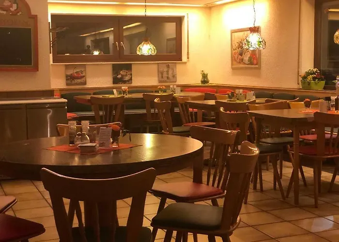 Zum Lahnfelsen Hotel *